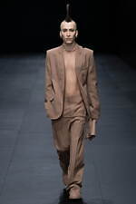 ヴァレンティノ 2023年春夏コレクション、引き算を経て“本質”を見出す｜写真53