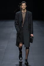 ヴァレンティノ 2023年春夏コレクション、引き算を経て“本質”を見出す｜写真68