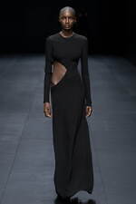 ヴァレンティノ 2023年春夏コレクション、引き算を経て“本質”を見出す｜写真83