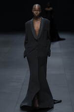 ヴァレンティノ 2023年春夏コレクション、引き算を経て“本質”を見出す｜写真90