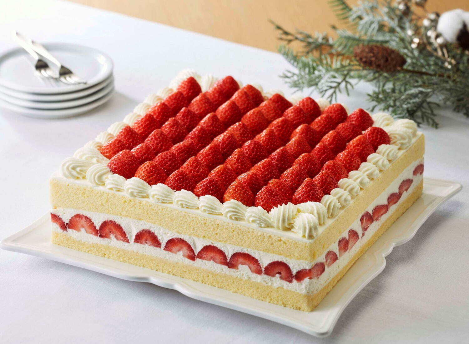 東武百貨店 池袋本店22年クリスマスケーキ、まるで”アート”いちご型チョコのショートケーキ｜写真5