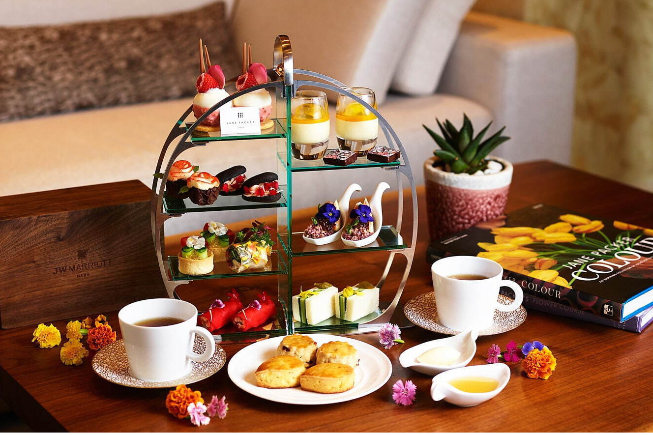 サラダ｜JWマリオット・ホテル奈良、世界的フラワーブランド「ジェーン・パッカー」とのコラボアフタヌーンティー