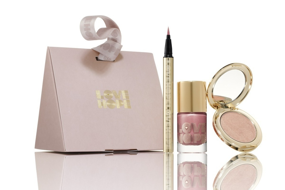 スナイデル ビューティ22年クリスマスコフレ第2弾、“パール輝く”ピンクネイル主役の3点セット