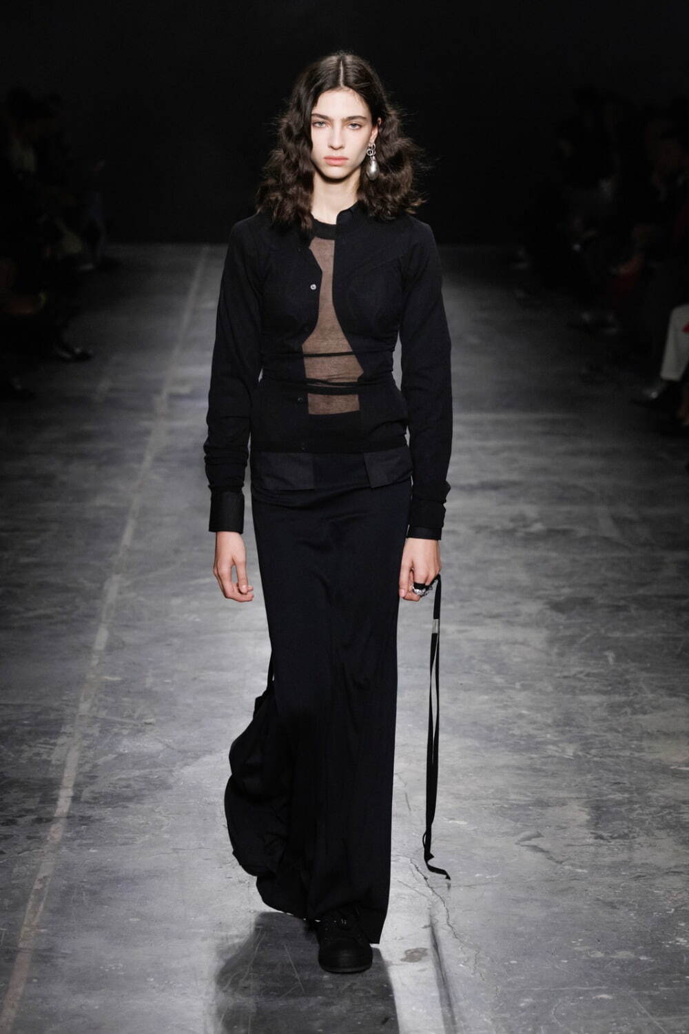 アンドゥムルメステール : ANN DEMEULEMEESTER - ファッションプレス