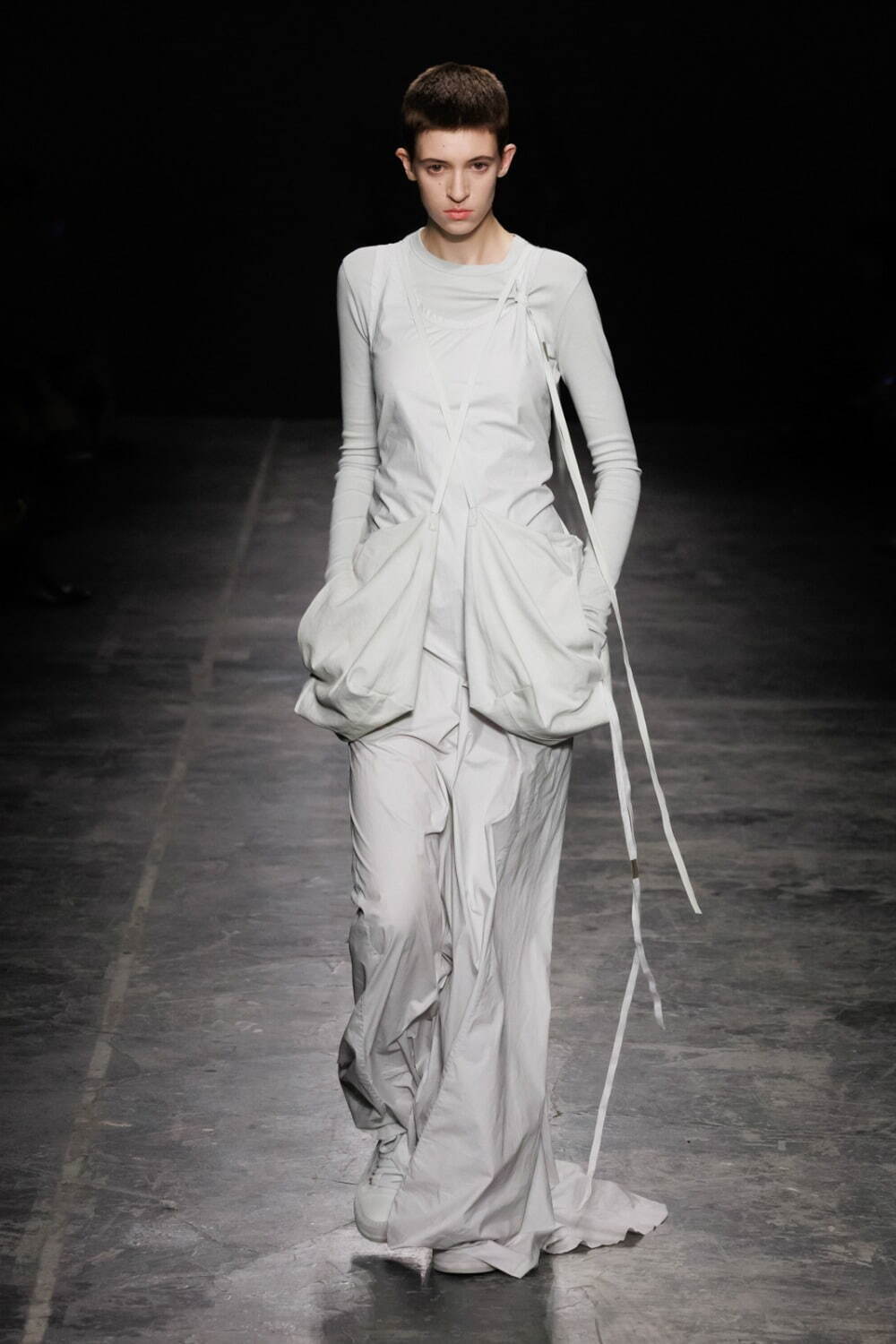 アン ドゥムルメステール(ANN DEMEULEMEESTER) 2023年春夏ウィメンズ
