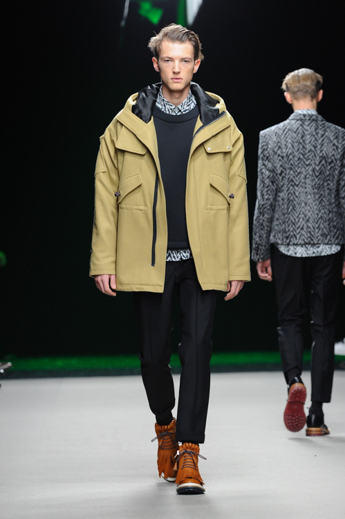 クリスヴァンアッシュ(KRISVANASSCHE) 2014-15年秋冬メンズコレクション シルエット - 写真22