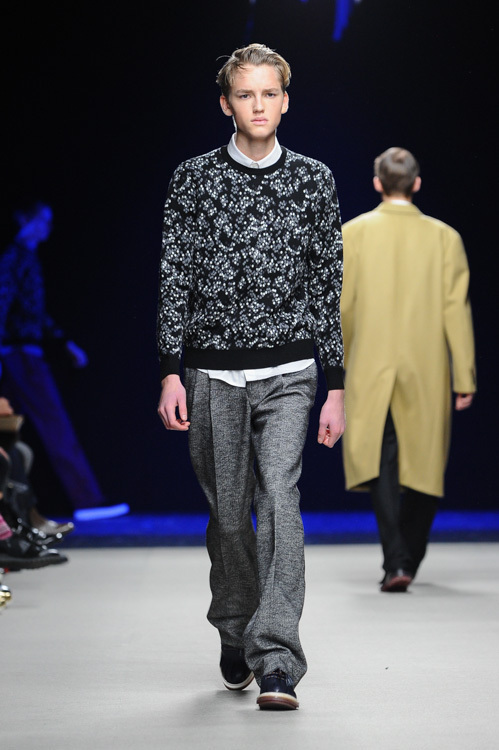 クリスヴァンアッシュ(KRISVANASSCHE) 2014-15年秋冬メンズコレクション シルエット - 写真32