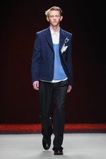 クリスヴァンアッシュ 2014-15年秋冬コレクション - かっちりをスポーティに｜写真1