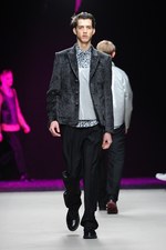 クリスヴァンアッシュ 2014-15年秋冬コレクション - かっちりをスポーティに｜写真45