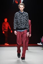 クリスヴァンアッシュ 2014-15年秋冬コレクション - かっちりをスポーティに｜写真56