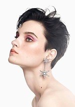 THREE22年クリスマスコスメ、“パール揺らめく”リキッドアイカラー＆ピンクのルースパウダー｜写真6