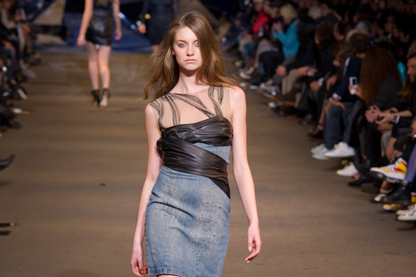 ディーゼル ブラック ゴールド 2010-11年秋冬 ウィメンズ&メンズ コレクション