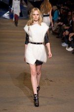 DIESEL BLACK GOLD(ディーゼル ブラック ゴールド)、2010-2011年秋冬コレクション｜写真4