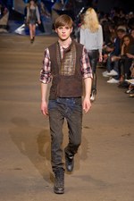 DIESEL BLACK GOLD(ディーゼル ブラック ゴールド)、2010-2011年秋冬コレクション｜写真11