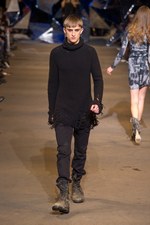 DIESEL BLACK GOLD(ディーゼル ブラック ゴールド)、2010-2011年秋冬コレクション｜写真24