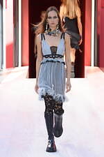 ルイ・ヴィトン 2023年春夏ウィメンズコレクション - 細部に光を当て、全体と本質を再考する｜写真18