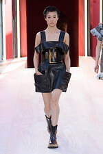 ルイ・ヴィトン 2023年春夏ウィメンズコレクション - 細部に光を当て、全体と本質を再考する｜写真31