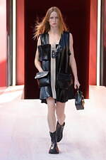 ルイ・ヴィトン 2023年春夏ウィメンズコレクション - 細部に光を当て、全体と本質を再考する｜写真43