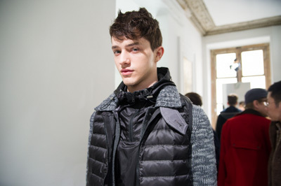 スクール｜sacai 2014-15年秋冬メンズコレクション - 縁の下の力持ちに光を