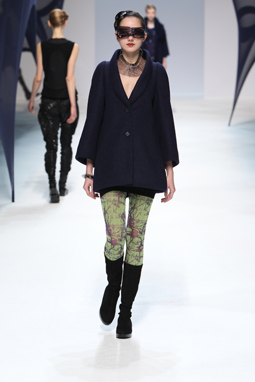 イッセイ ミヤケ(ISSEY MIYAKE) 2010-11年秋冬ウィメンズ