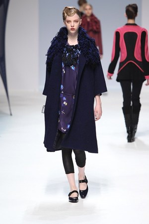 イッセイ ミヤケ (ISSEY MIYAKE) 、2010-2011年秋冬コレクション｜写真14