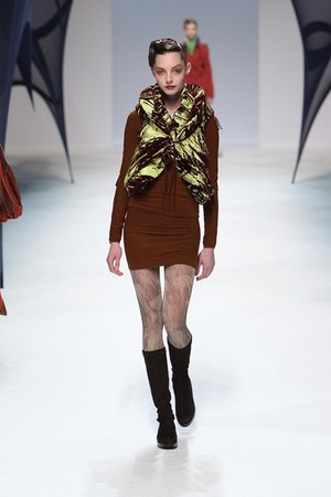 イッセイ ミヤケ (ISSEY MIYAKE) 、2010-2011年秋冬コレクション｜写真39