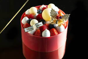 W大阪2022年クリスマスケーキ、"まるでキャンドル”高さ55cmの特大ケーキ＆モンブランなど｜写真4