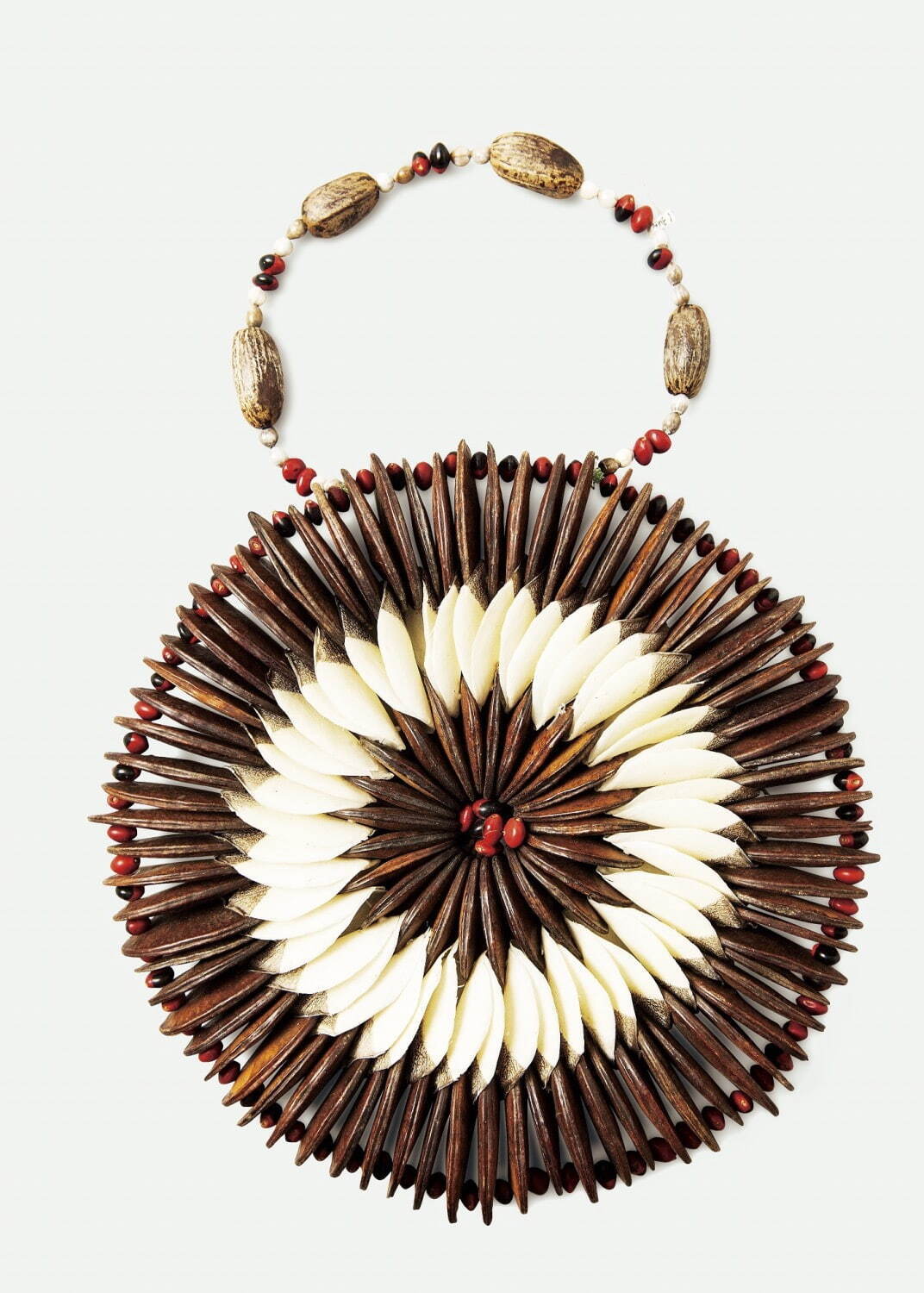 《壁飾り》ブラジル 国立民族学博物館蔵