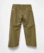 アンリアレイジ×プーマ、紫外線で色が変わるスニーカーや“球体”シルエットのコート＆偏光ロゴTシャツ｜写真48