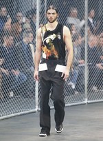 ジバンシィ バイ リカルド ティッシ 2014-15年秋冬メンズコレクション - 会心のダンクシュート｜写真2