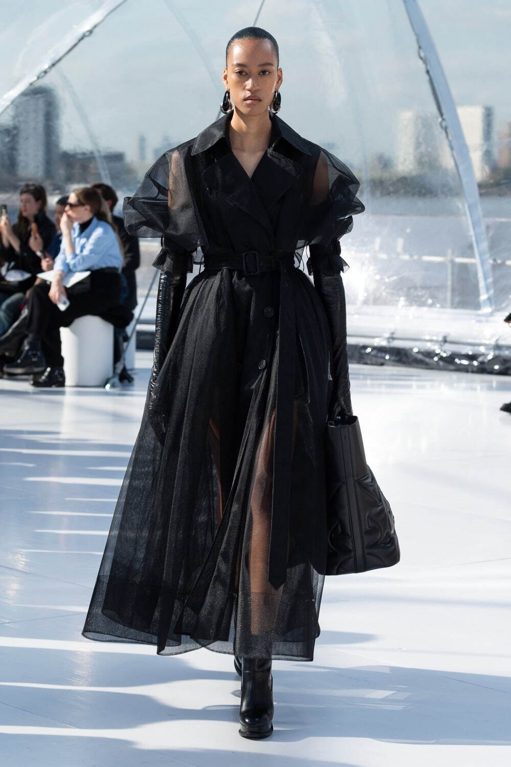 アレキサンダー・マックイーン(Alexander McQueen) 2023年春夏