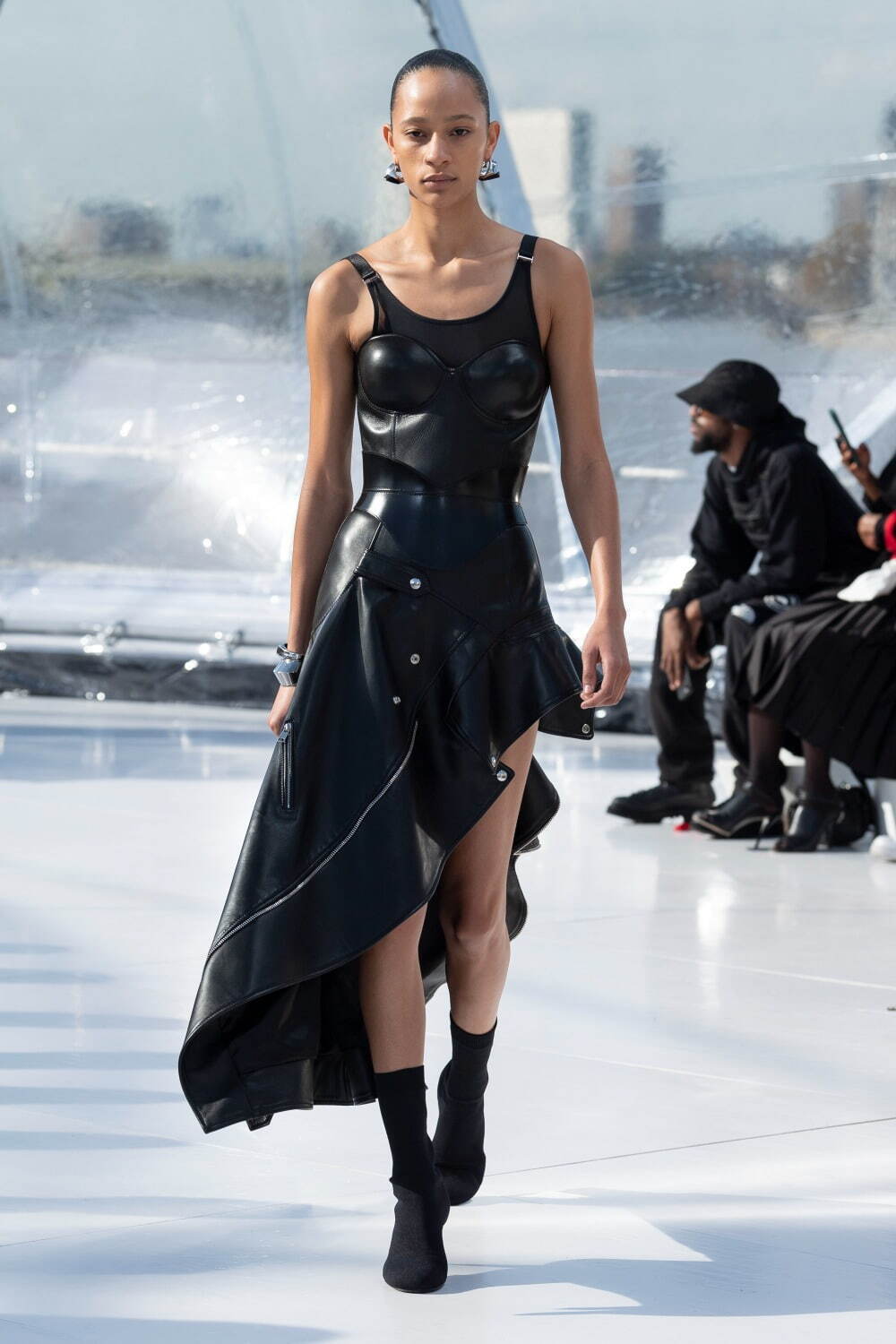 アレキサンダー・マックイーン(Alexander McQueen) 2023年春夏