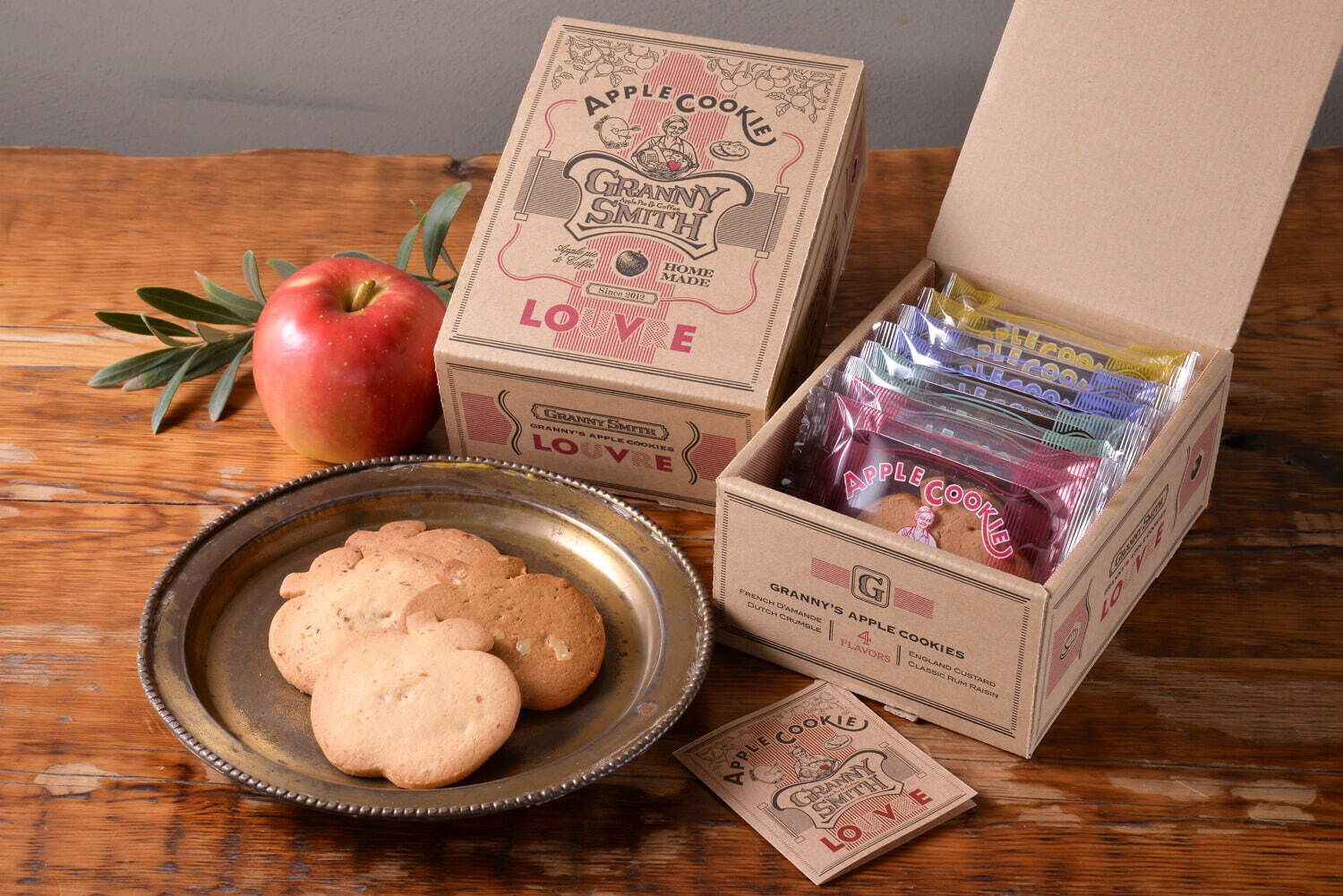 ラヴ・ルーヴル アップルクッキーボックス(8枚入り) 1,740円 ※数量限定