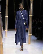 ジョルジオ アルマーニ  2023年春夏コレクション - 風に舞うきらめき｜写真19