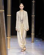 ジョルジオ アルマーニ  2023年春夏コレクション - 風に舞うきらめき｜写真47