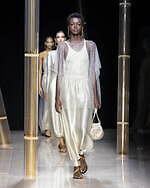 ジョルジオ アルマーニ  2023年春夏コレクション - 風に舞うきらめき｜写真48