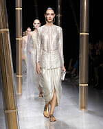 ジョルジオ アルマーニ  2023年春夏コレクション - 風に舞うきらめき｜写真52