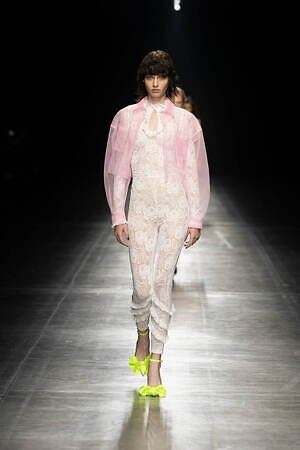 MSGM 2023年春夏コレクション - 型にはまらない、空想上のウェディング