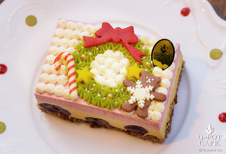 Q-pot CAFE.のクリスマスケーキ2022、“テディベア”を飾り付けたリースケーキ｜写真2