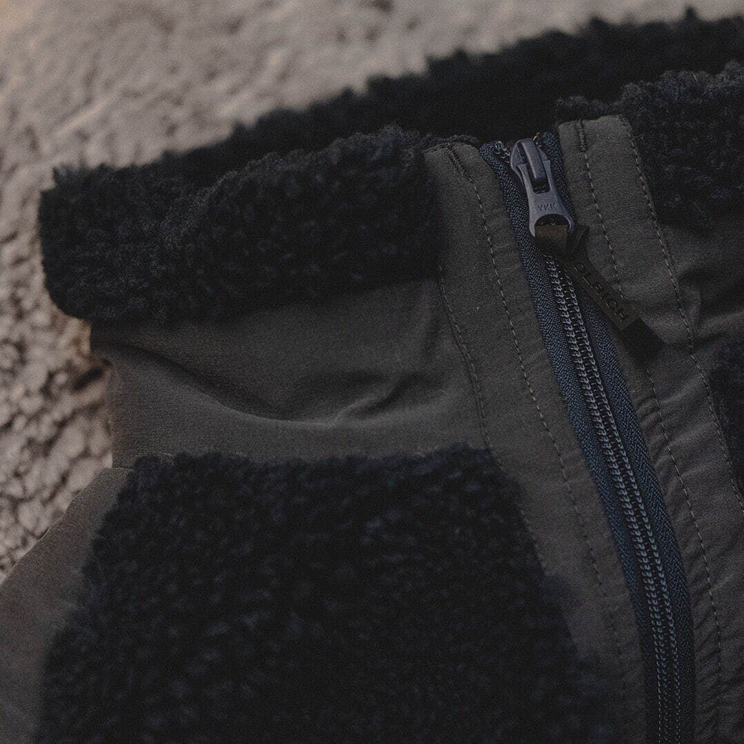 ウールリッチ × ビームス ライツのフリースジャケット、新色アイボリー＆ネイビーをオーバーサイズで｜写真6