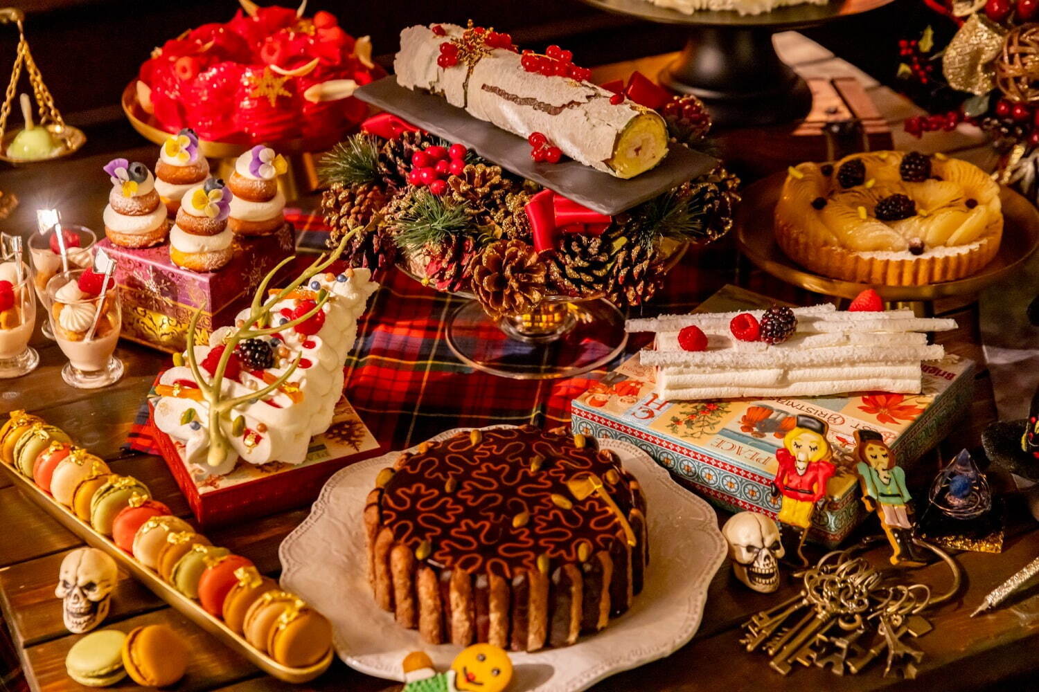 ヒルトン東京のクリスマス・スイーツビュッフェ、“魔法陣”ケーキなど - 約7mの豪華ツリーと共に｜写真11