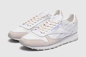 リーボック × ワンエルディーケーのスニーカー「クラシックレザー」ホワイト主体のクリーンな雰囲気に