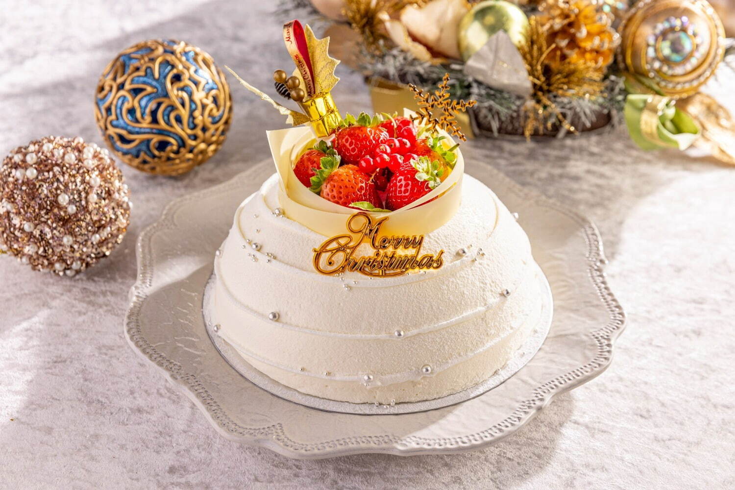 ヒルトン東京22年クリスマスケーキ、繊細なレース風チョコ細工や“まるで宝石”デコレーションのケーキ｜写真6