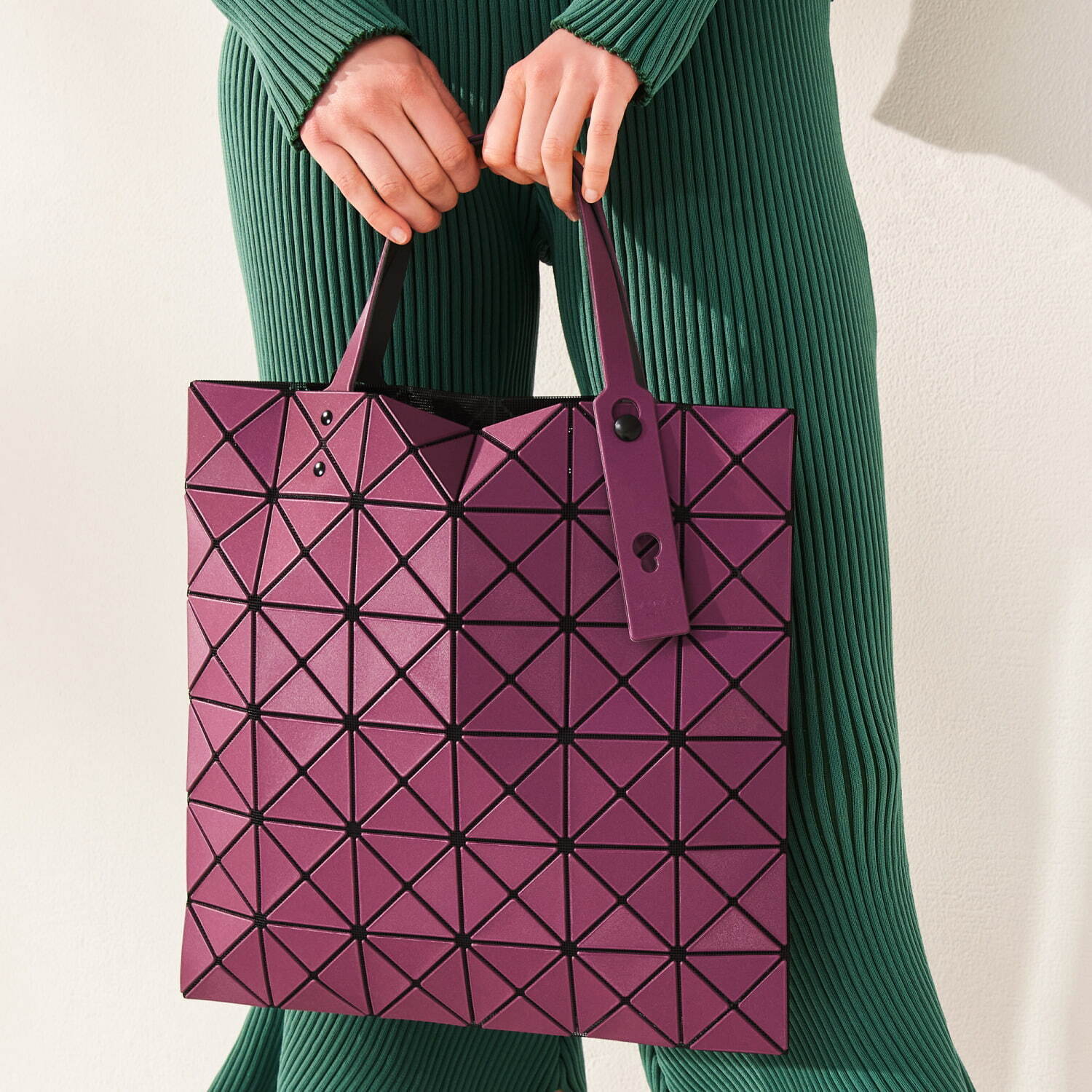 写真7/24｜BAO BAO ISSEY MIYAKE“陰影ゆらめく”トートバッグや、マット