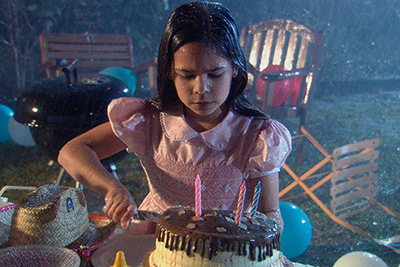 「ゴー・ビトゥイーンズ展」