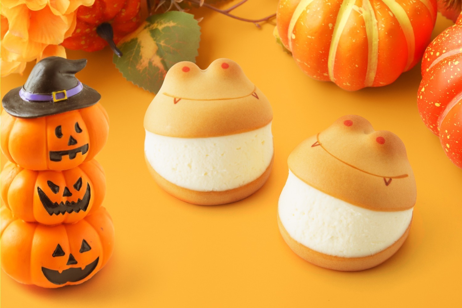 マリトッツォ｜カエルまんじゅうのマリトッツォ「ケロトッツォ」、ハロウィン限定で“ドラキュラ”仕様に