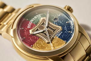 フォッシル×ハリー・ポッター、ホグワーツ4寮モチーフの腕時計やネックレスなどコラボアイテム