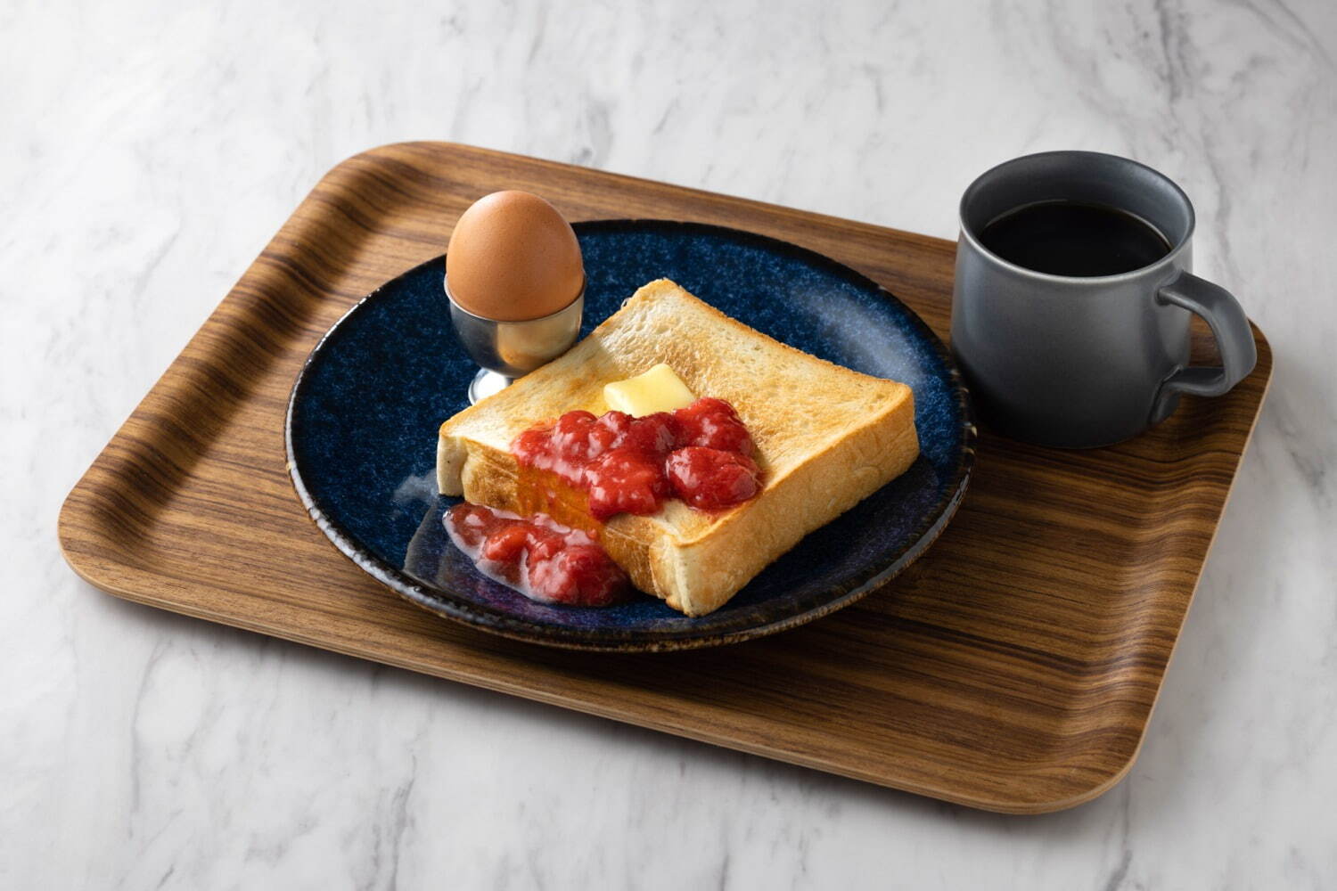「ミガキイチゴトースト」イートイン880円
※14:00まで提供、ドリンク付き(ミニいちびこミルク、コーヒー、紅茶から選択可)