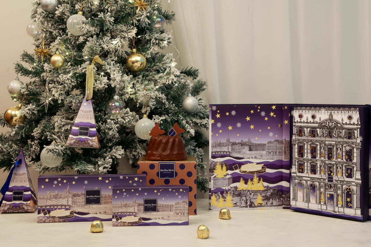 ジャン＝ポール・エヴァンのクリスマススイーツ、“トナカイ”が乗った「クグロフ ショコラ」