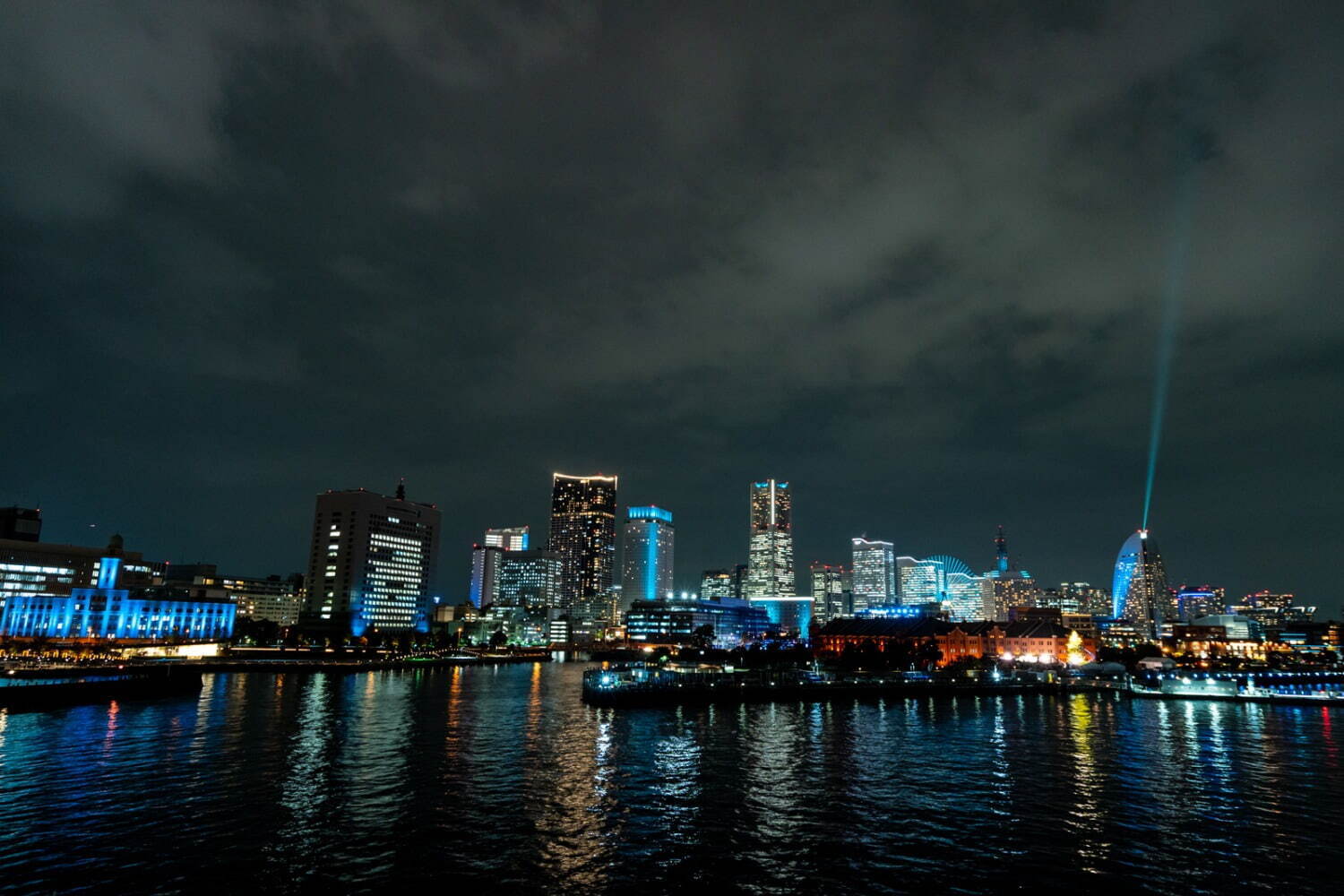 横浜・みなとみらいのアートイルミネーション「ヨルノヨ」全34の施設が連動する、光と音の演出｜写真16
